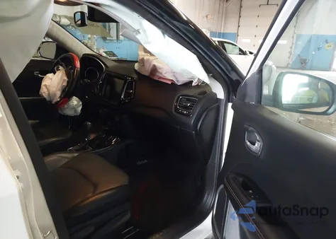 2020 Jeep Compass Limited 4X4 из США, поврежденный, VIN 3C4NJDCB8LT142191